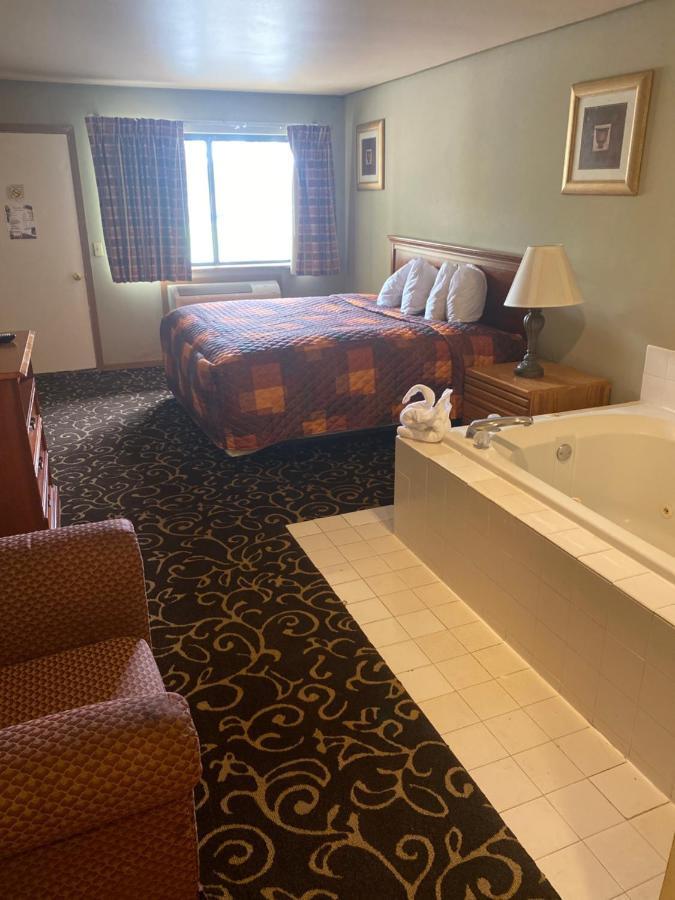 Lake Delton Malibu Inn מראה חיצוני תמונה