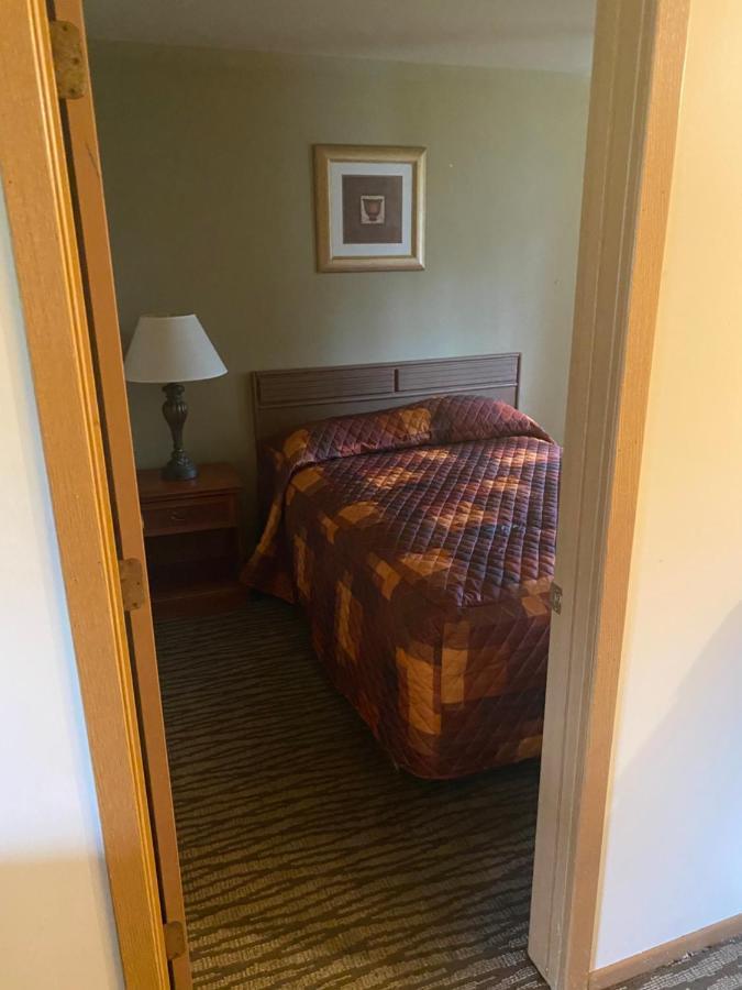 Lake Delton Malibu Inn מראה חיצוני תמונה