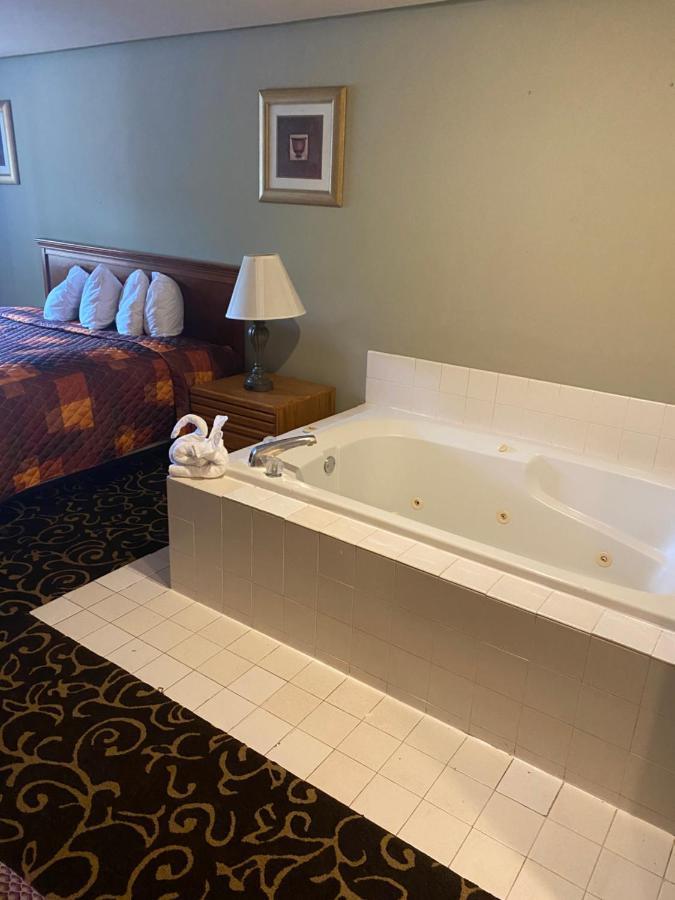 Lake Delton Malibu Inn מראה חיצוני תמונה