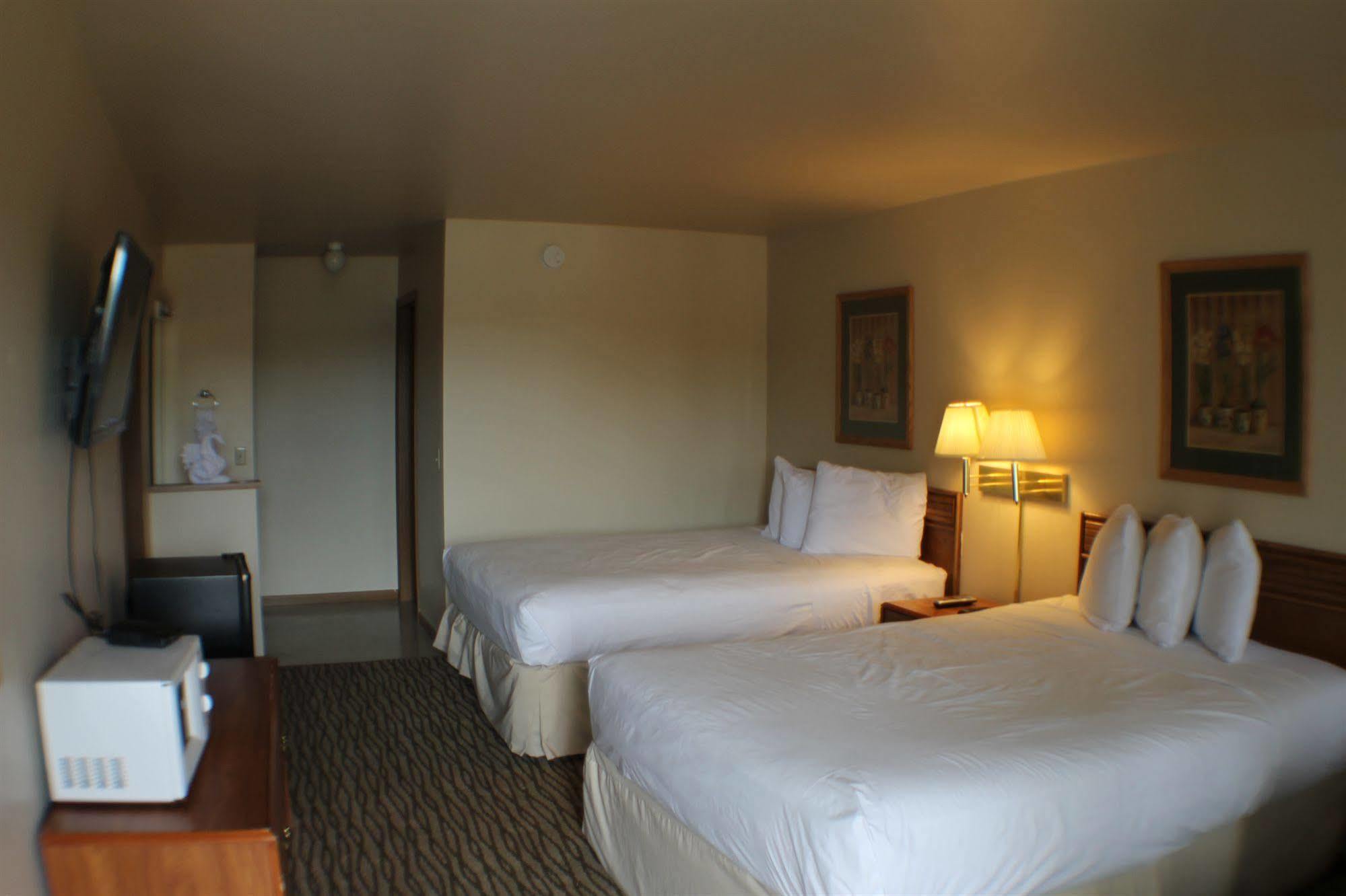 Lake Delton Malibu Inn מראה חיצוני תמונה