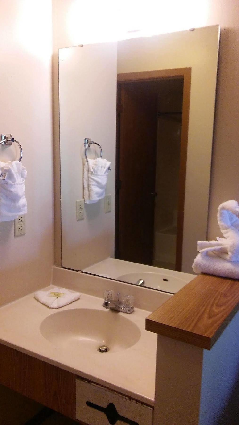 Lake Delton Malibu Inn מראה חיצוני תמונה