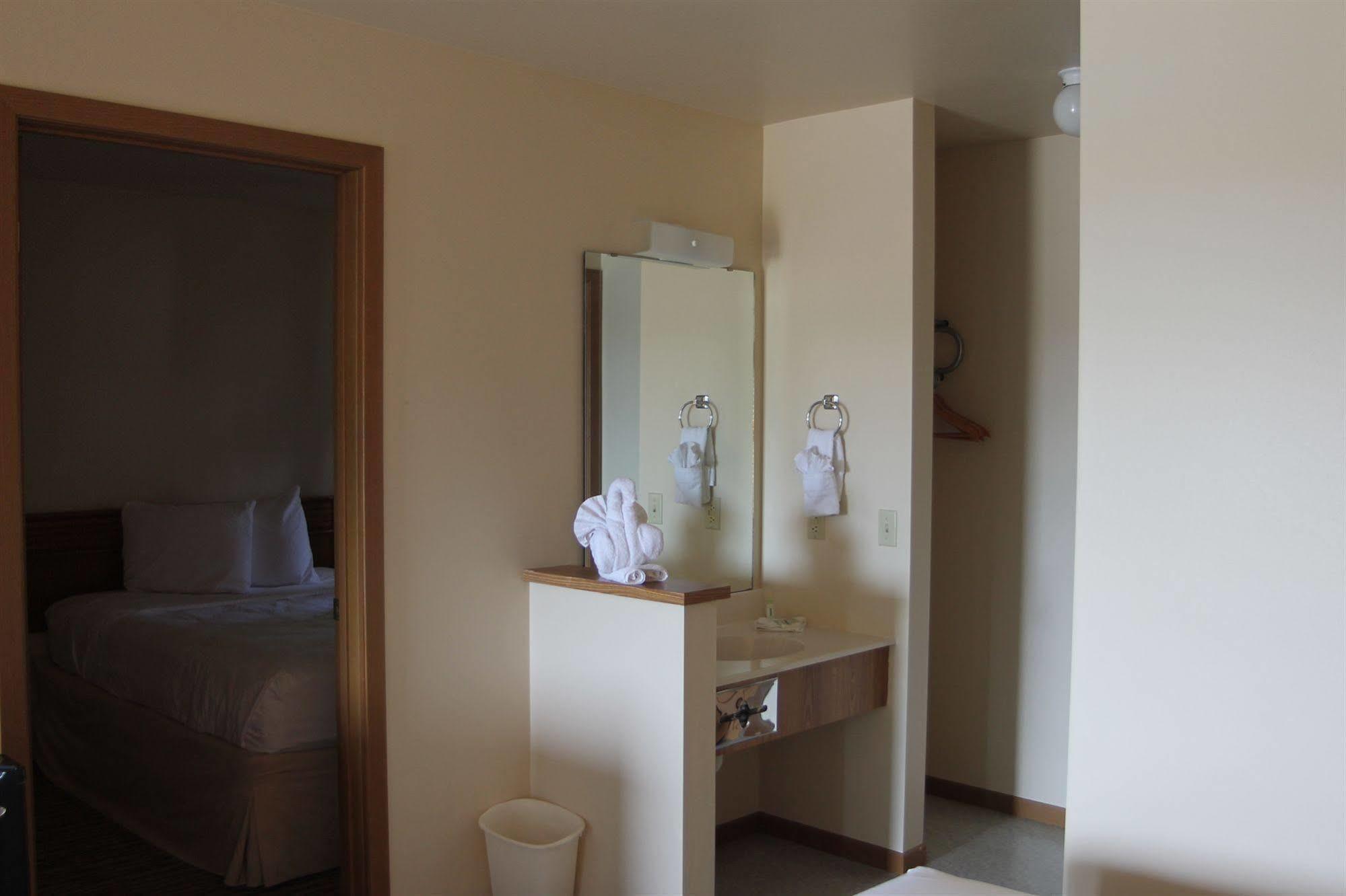 Lake Delton Malibu Inn מראה חיצוני תמונה