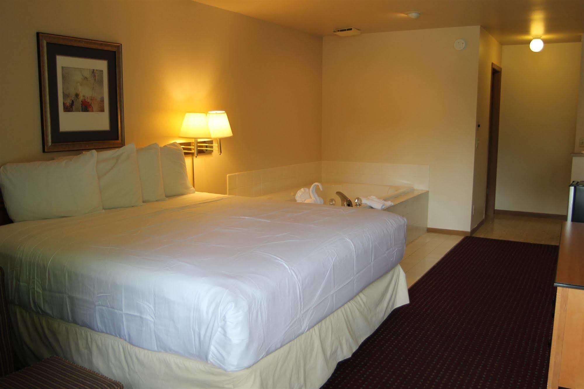 Lake Delton Malibu Inn מראה חיצוני תמונה