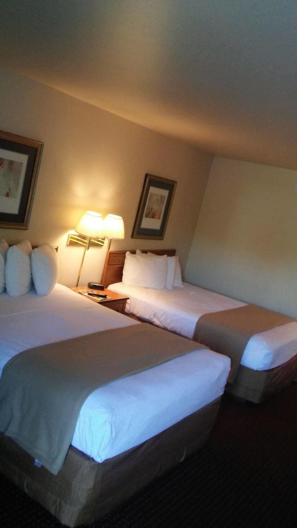 Lake Delton Malibu Inn מראה חיצוני תמונה